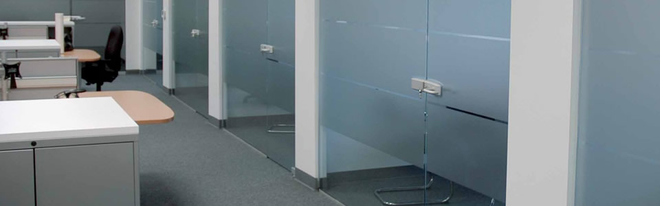 Cam Kapı Mentese Tamiri